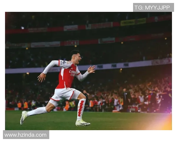 足球球星奔跑姿势的独特魅力与技巧分析 足球球星奔跑姿势的独特魅力与技巧分析